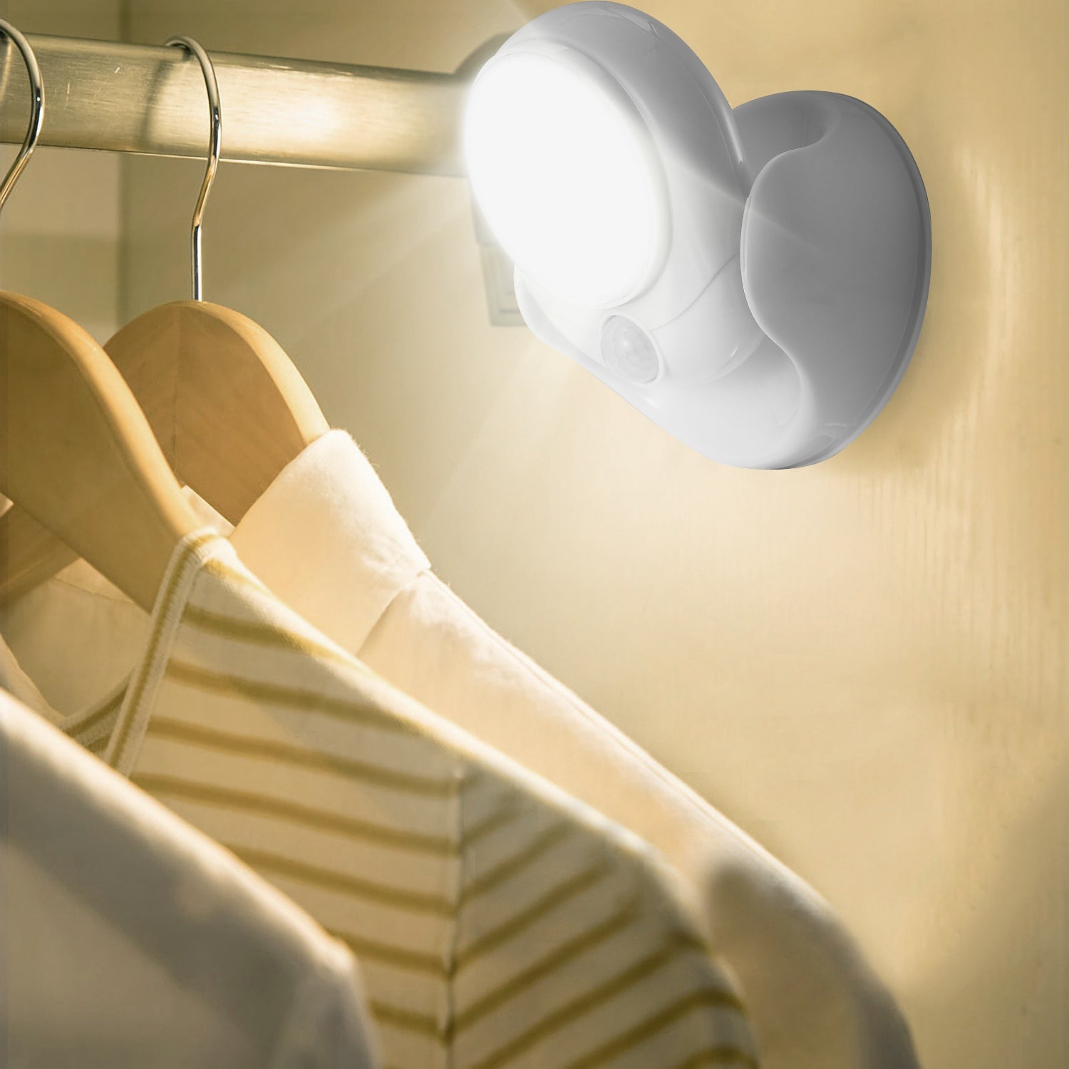 1Pc Wireless LED Spotlight Night Lamp 360 Degree Rotatable With 90 Deg